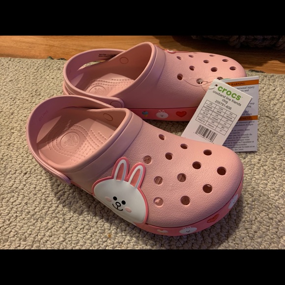 crocs friends line